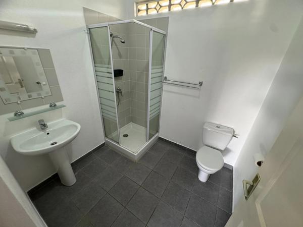 Coup de coeur pour ce magnifique studio rdc rés VIOLA près de Suzini