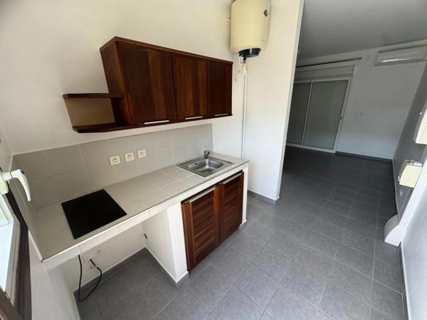 Coup de coeur pour ce magnifique studio rdc rés VIOLA près de Suzini