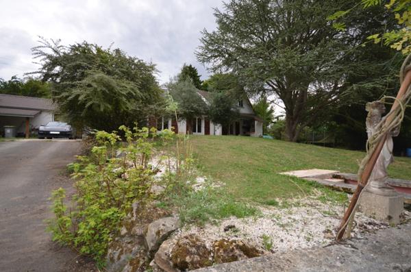 CHÂTEAU THIERRY (02) à vendre maison de 248 m² avec piscine et dépendances