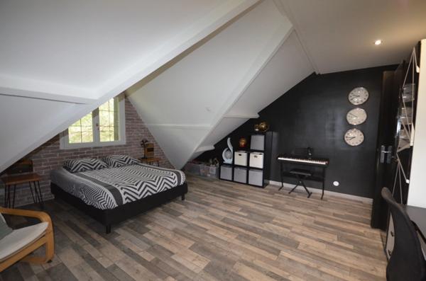 CHÂTEAU THIERRY (02) à vendre maison de 248 m² avec piscine et dépendances