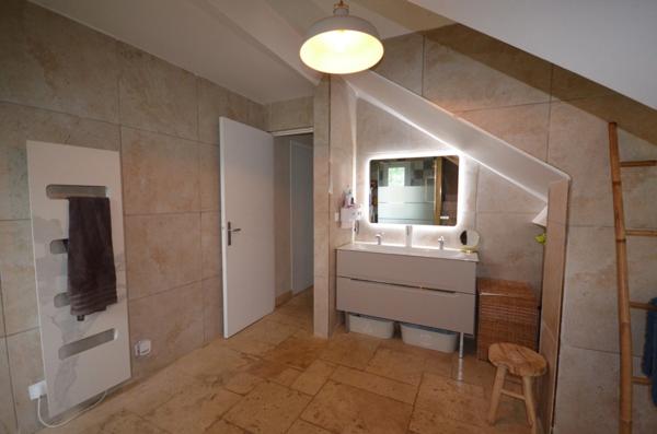 CHÂTEAU THIERRY (02) à vendre maison de 248 m² avec piscine et dépendances