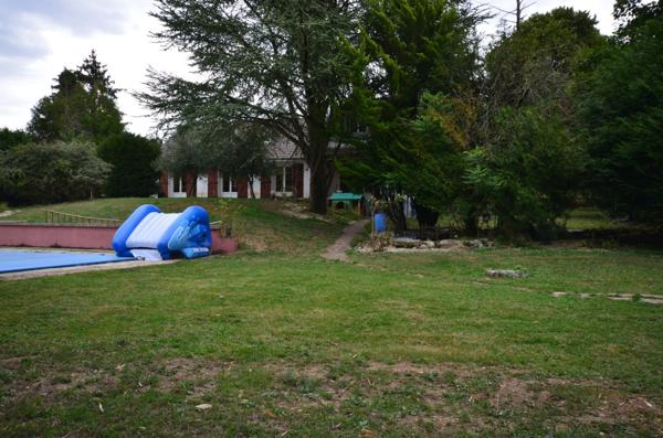CHÂTEAU THIERRY (02) à vendre maison de 248 m² avec piscine et dépendances
