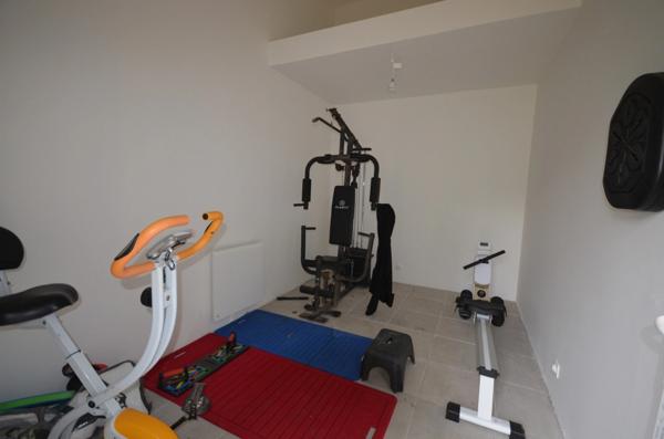 CHÂTEAU THIERRY (02) à vendre maison de 248 m² avec piscine et dépendances