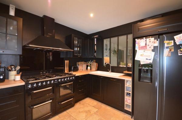 CHÂTEAU THIERRY (02) à vendre maison de 248 m² avec piscine et dépendances