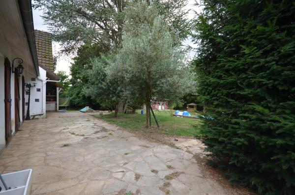 CHÂTEAU THIERRY (02) à vendre maison de 248 m² avec piscine et dépendances