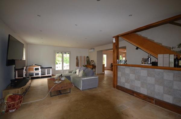 CHÂTEAU THIERRY (02) à vendre maison de 248 m² avec piscine et dépendances