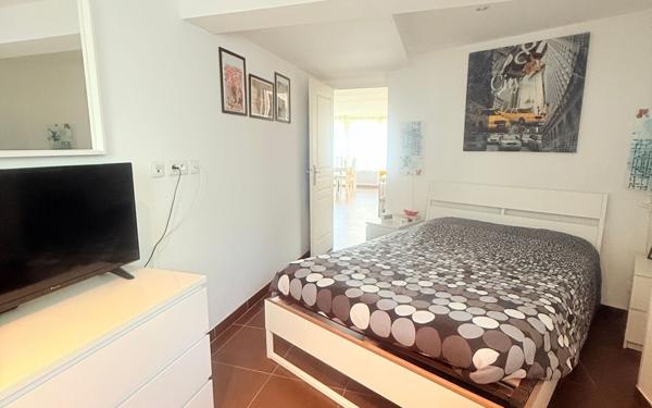 Appartement à vendre    3 pièces • 91,34 m2 Marseille 4