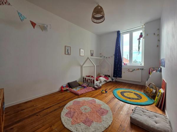 Maison de ville de 117 m², 5 chambres avec terrain à PANISSIERES