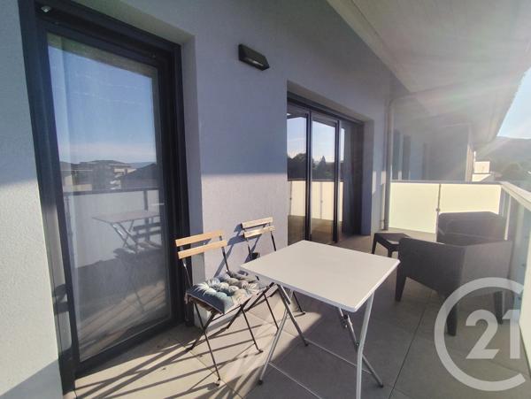Appartement F4 à vendre  4 pièces - 86 m 2   ST PIERRE EN FAUCIGNY  - 74