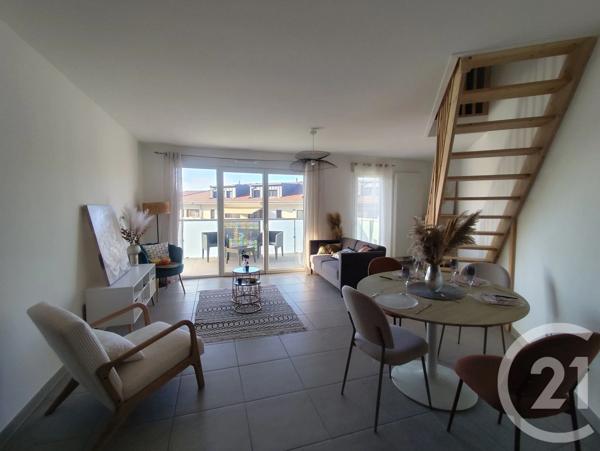 Appartement F4 à vendre  4 pièces - 86 m 2   ST PIERRE EN FAUCIGNY  - 74