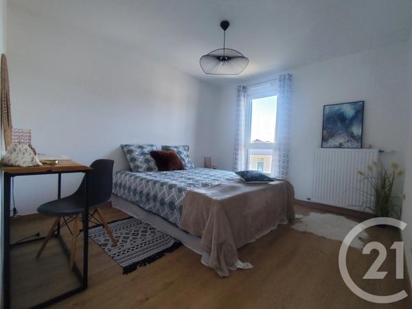 Appartement F4 à vendre  4 pièces - 86 m 2   ST PIERRE EN FAUCIGNY  - 74
