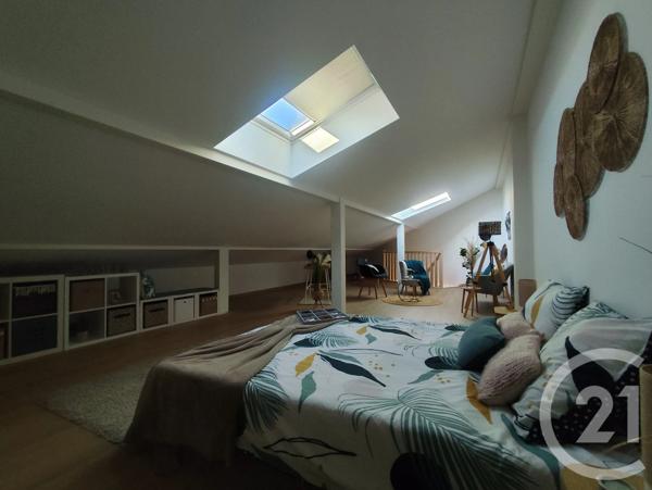 Appartement F4 à vendre  4 pièces - 86 m 2   ST PIERRE EN FAUCIGNY  - 74