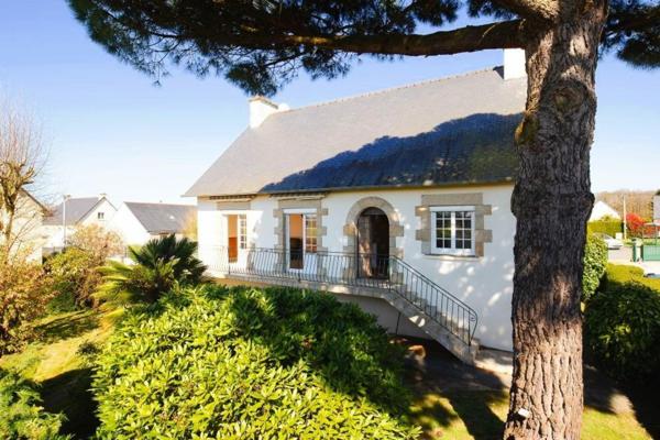 Néo-bretonne de 130 m² sur 1064 m² de jardin arboré, 4 chambres