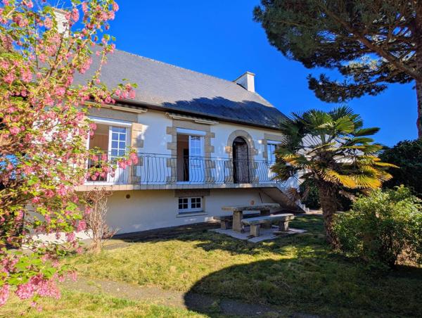 Néo-bretonne de 130 m² sur 1064 m² de jardin arboré, 4 chambres