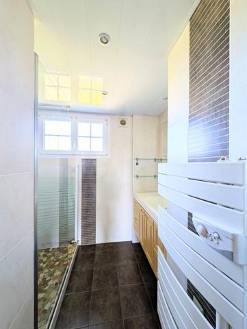 Néo-bretonne de 130 m² sur 1064 m² de jardin arboré, 4 chambres