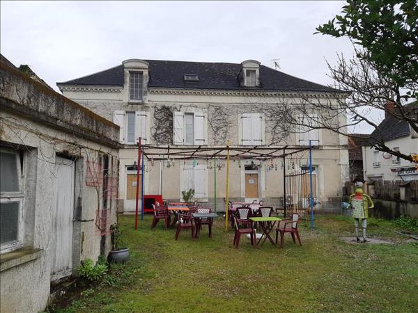 Immeuble à vendre |  Fléré-la-Rivière |  340 m²