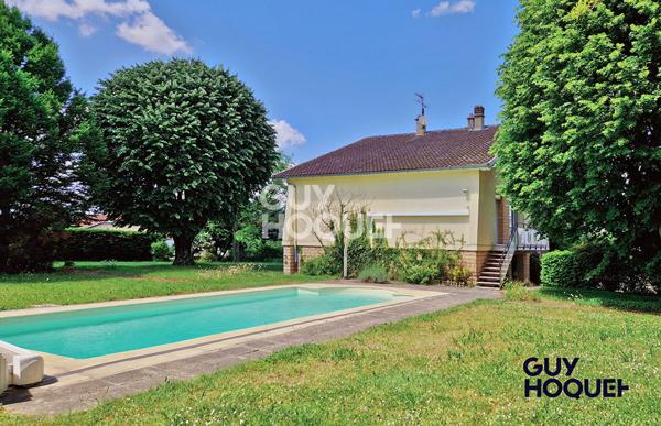 Superbe maison familiale (180 m²) de 8 pièces à Viriat, piscine