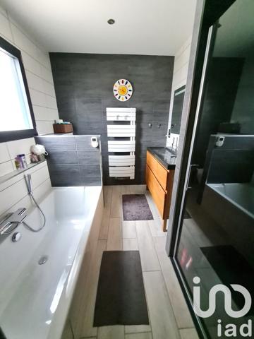 Maison à vendre 6 pièces 149 m² Les Ollières-sur-Eyrieux