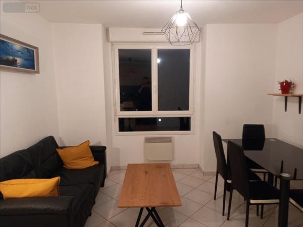 Appartement à louer à Petit-Couronne en Seine-Maritime (76650), ref : 76026-LIH