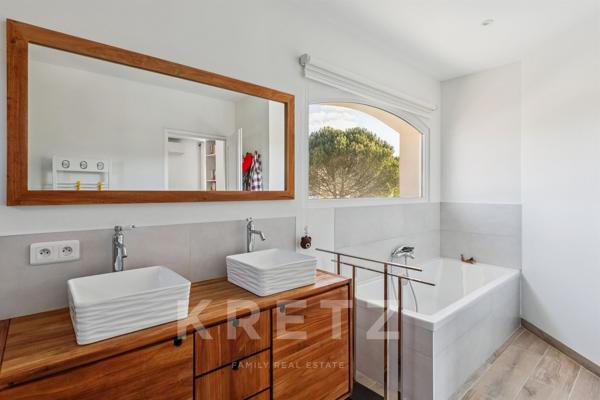 BOULIAC – VILLA CONTEMPORAINE AVEC PISCINE