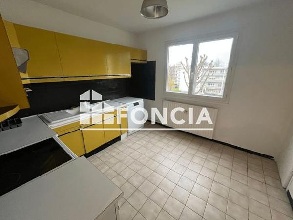 Location Appartement 4 pièces 74.06 m² - Evry 91000