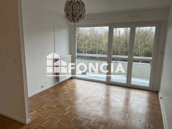 Location Appartement 4 pièces 74.06 m² - Evry 91000