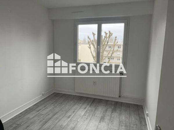Location Appartement 4 pièces 74.06 m² - Evry 91000