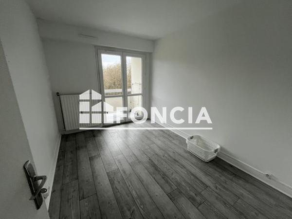 Location Appartement 4 pièces 74.06 m² - Evry 91000