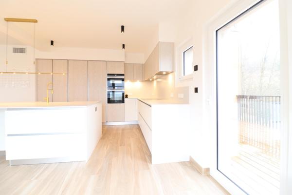 Domaine d'exception avec plus de 27 000 m² de terrain.