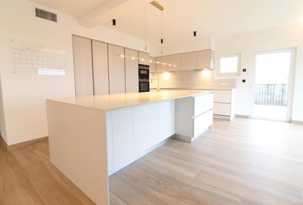 Domaine d'exception avec plus de 27 000 m² de terrain.