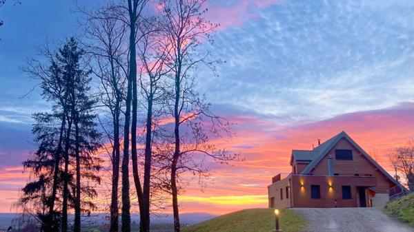 Domaine d'exception avec plus de 27 000 m² de terrain.