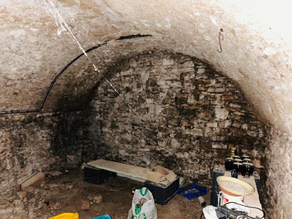 Saint-Saturnin-lès-Apt (84490) EXCLUSIVITE ! Exceptionnelle bâtisse au centre village !