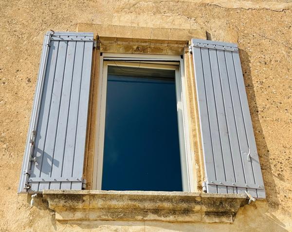 Saint-Saturnin-lès-Apt (84490) EXCLUSIVITE ! Exceptionnelle bâtisse au centre village !