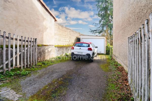 Maison Familiale de Caractère de 265 m² - 10 pièces - 5 chambres - 1 Garage - terrain 1617 m² -  MAGNAC LAVAL (87)
