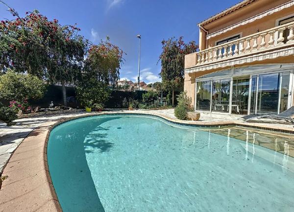 Maison à vendre    6 pièces •  Saint-Laurent-du-Var