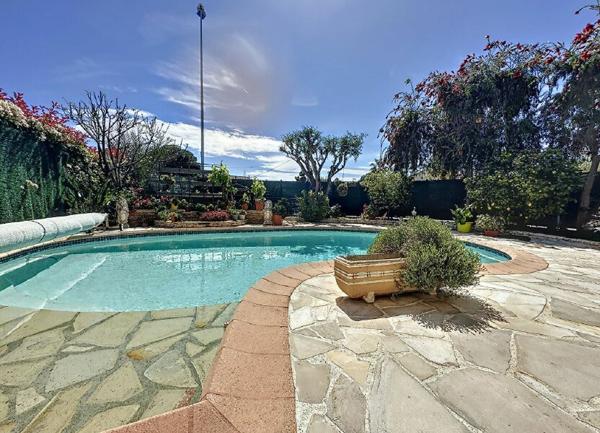 Maison à vendre    6 pièces •  Saint-Laurent-du-Var