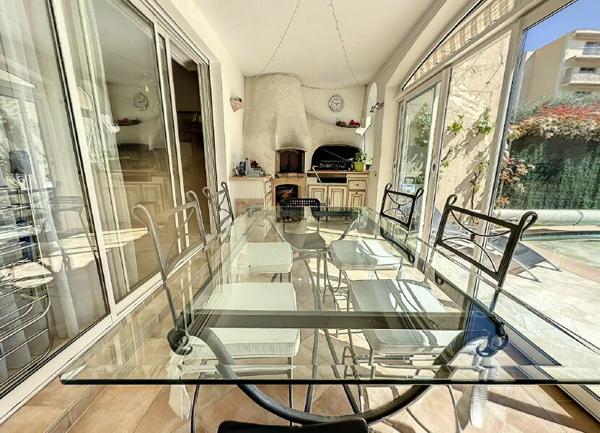 Maison à vendre    6 pièces •  Saint-Laurent-du-Var