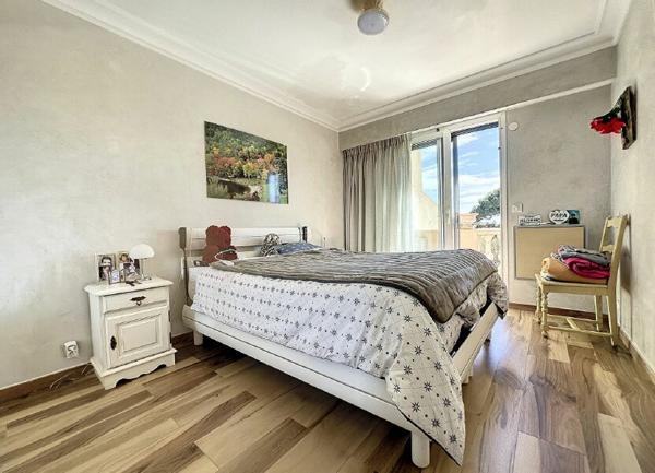 Maison à vendre    6 pièces •  Saint-Laurent-du-Var