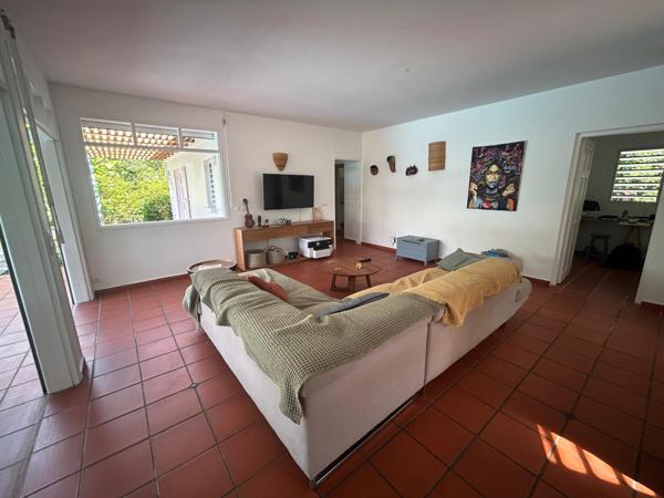 Belle villa 3 chambres + bureau, avec piscine , sur 1500m2 de terrain