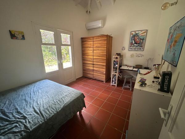 Belle villa 3 chambres + bureau, avec piscine , sur 1500m2 de terrain