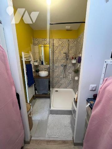 Pavillon récent de 2020, de type 5 pièces, d'une superficie de 91.25 m², édifié sur un terrain 