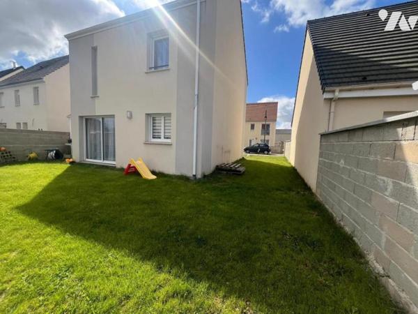 Pavillon récent de 2020, de type 5 pièces, d'une superficie de 91.25 m², édifié sur un terrain 