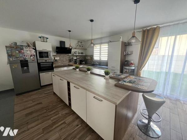 Pavillon récent de 2020, de type 5 pièces, d'une superficie de 91.25 m², édifié sur un terrain 