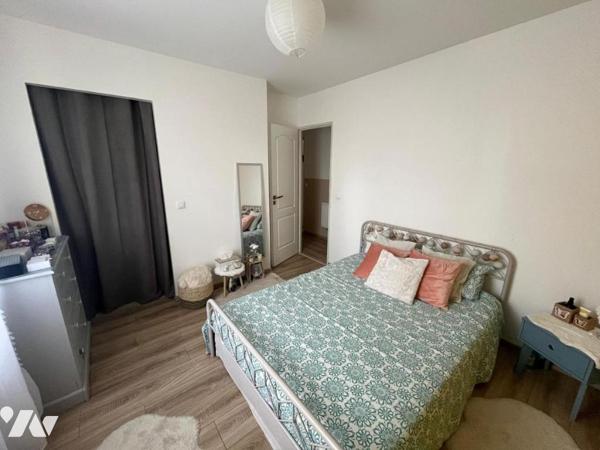 Pavillon récent de 2020, de type 5 pièces, d'une superficie de 91.25 m², édifié sur un terrain 