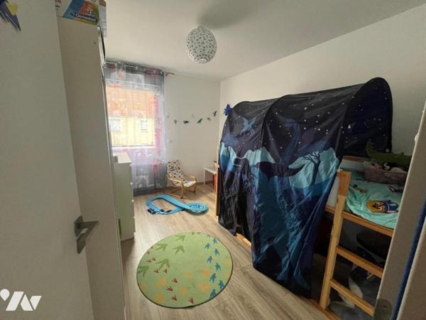 Pavillon récent de 2020, de type 5 pièces, d'une superficie de 91.25 m², édifié sur un terrain 