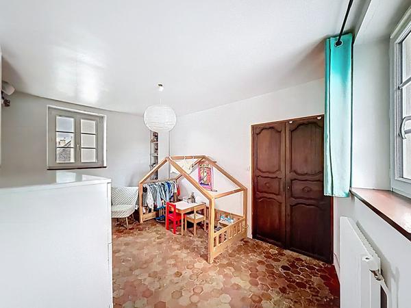 Appartement centre ville de Meaux - proche rue piétonne et gare - 2 chambres - superficie environ 70 m2