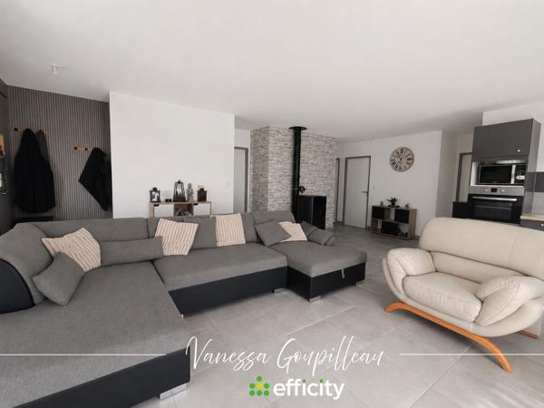 Maison
         5 pièces
        - 125 m² 295 000 € *