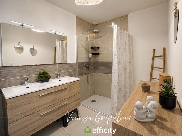 Maison
         5 pièces
        - 125 m² 295 000 € *