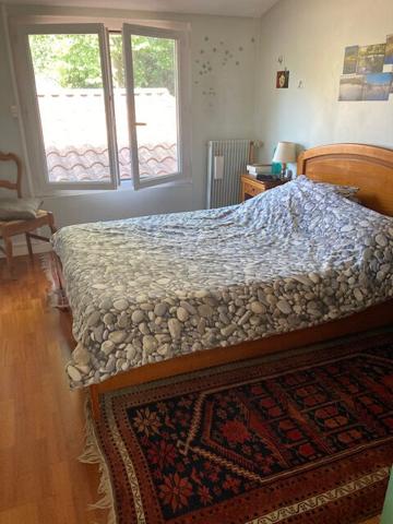 BAS CENON- ECHOPPE avec jardin et très grande pièce de vie