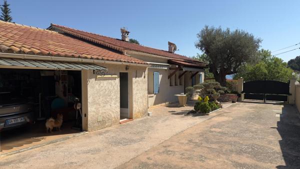 Maison T4 plain-pied 130 m² - Piscine – 1100 m²